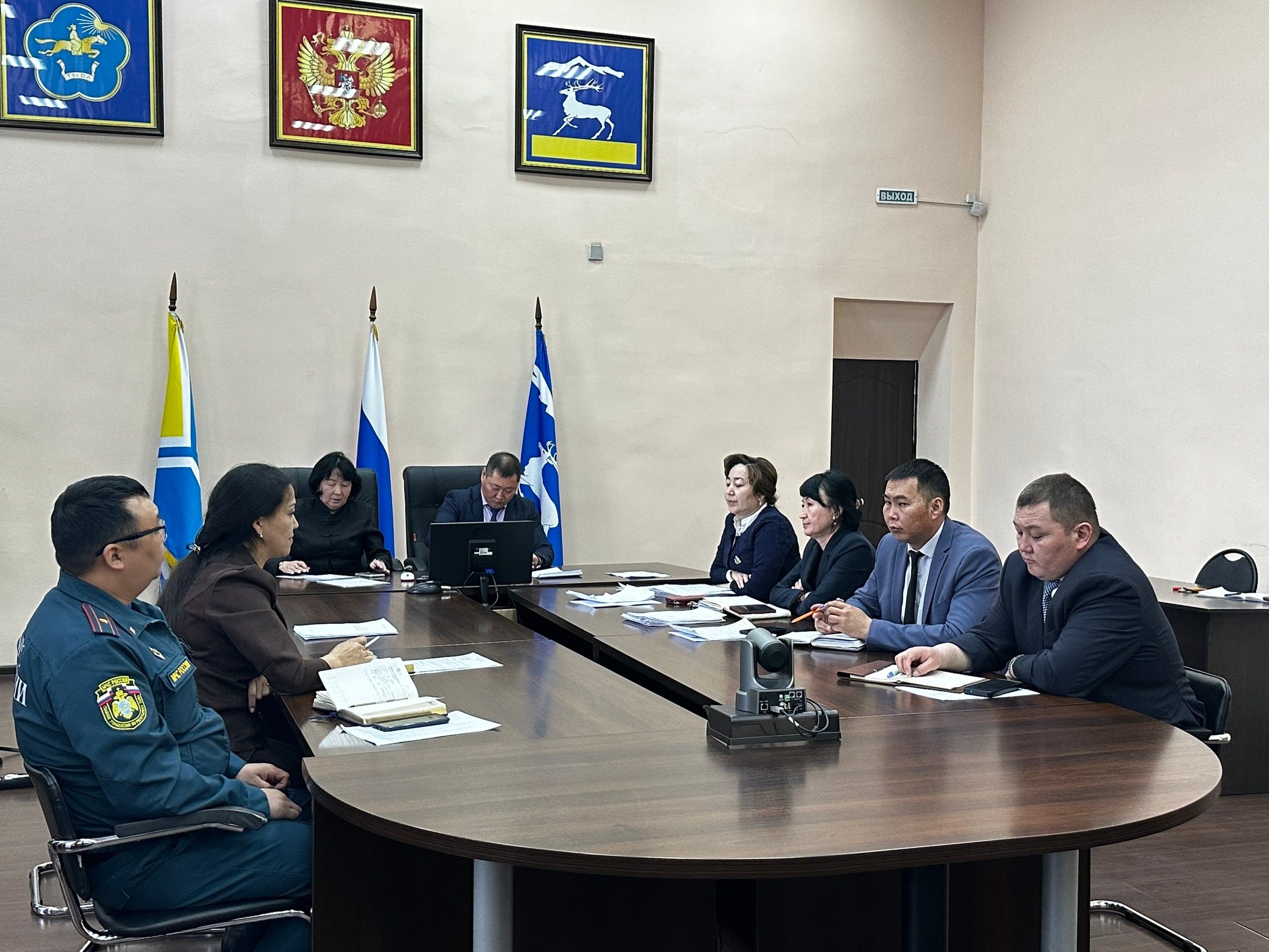 Под председательством А