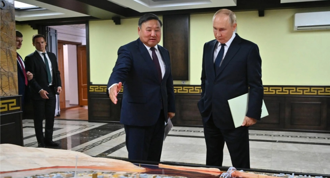 Уважаемый Владимир Владимирович! Примите самые искренние поздравления с Днем Вашего рождения! С Вашим именем связывают возрождение и единение России, усиление позиций Российской Федерации на международной арене, отстаивание государственных интересов в гео Уважаемый Владимир Владимирович! Примите самые искренние поздравления с Днем Вашего рождения! С Вашим именем связывают возрождение и единение России, усиление позиций Российской Федерации на международной арене, отстаивание государственных интересов в гео