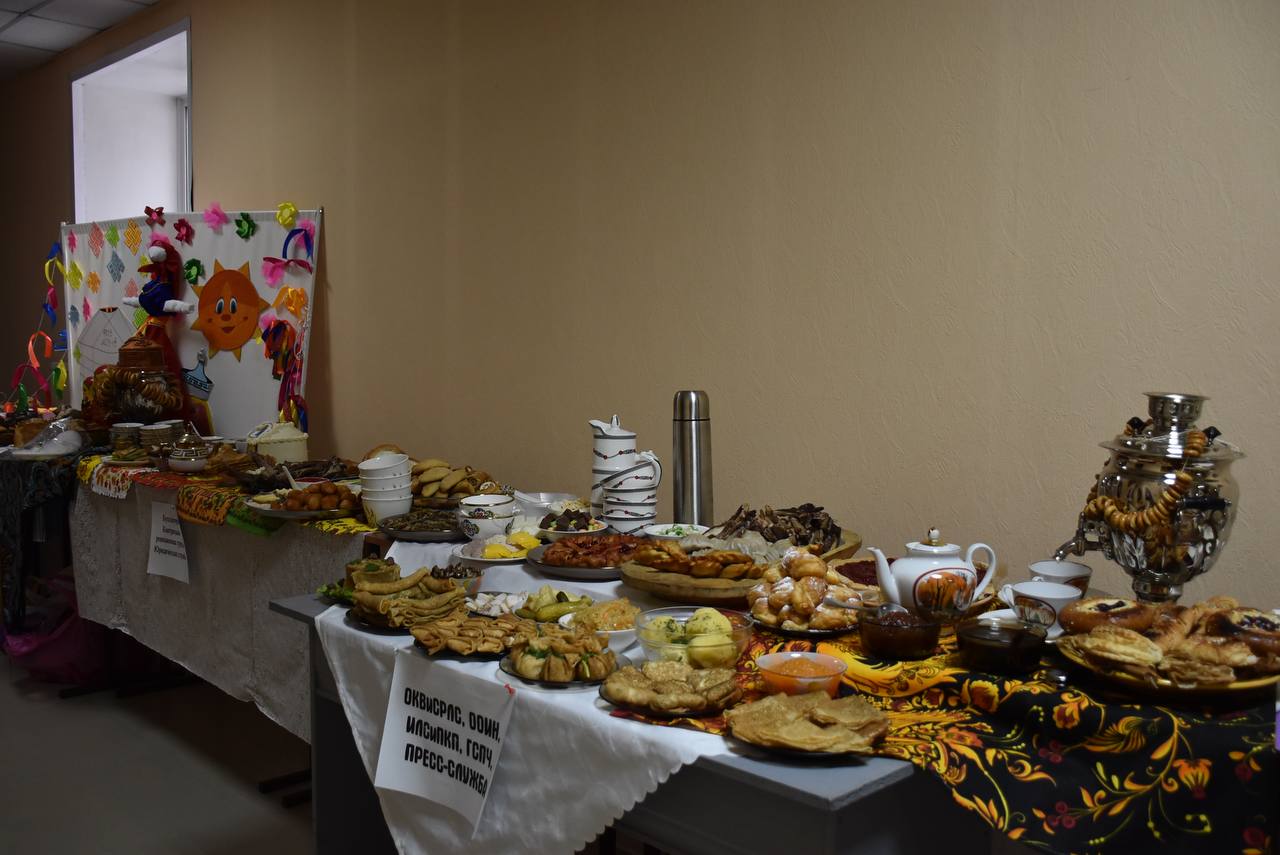 Блины и боорзаки. Сотрудники УФСИН по Туве объединили Шагаа и Масленицу