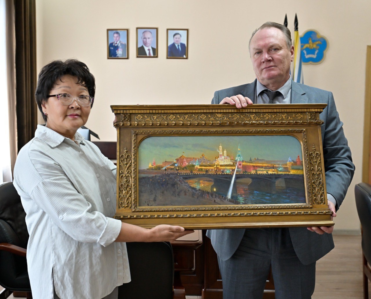 ️Картина эпохи царствования Николая II подарена Национальному музею Тувы Сергеем Шойгу