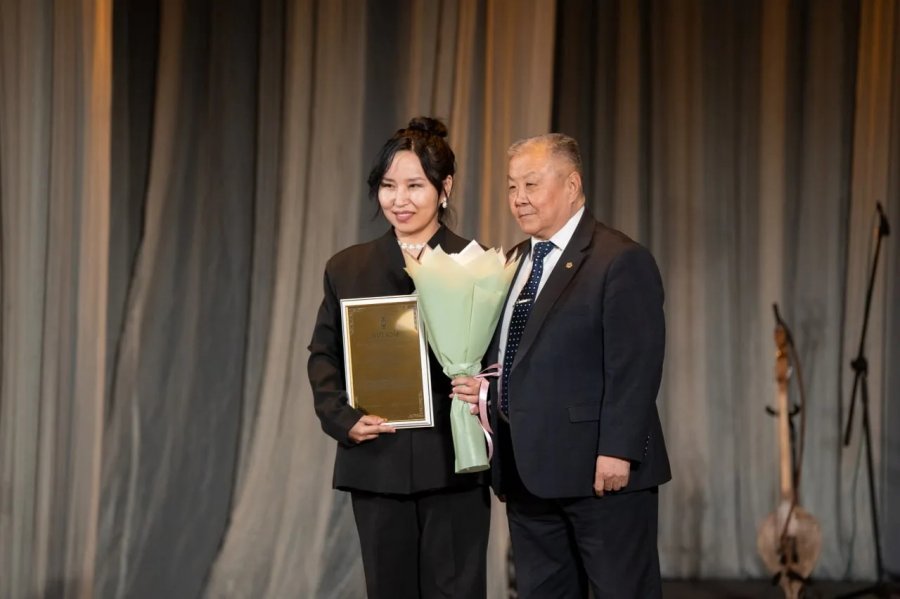 В Туве назвали лучшие учреждения и работников в области культуры и искусства