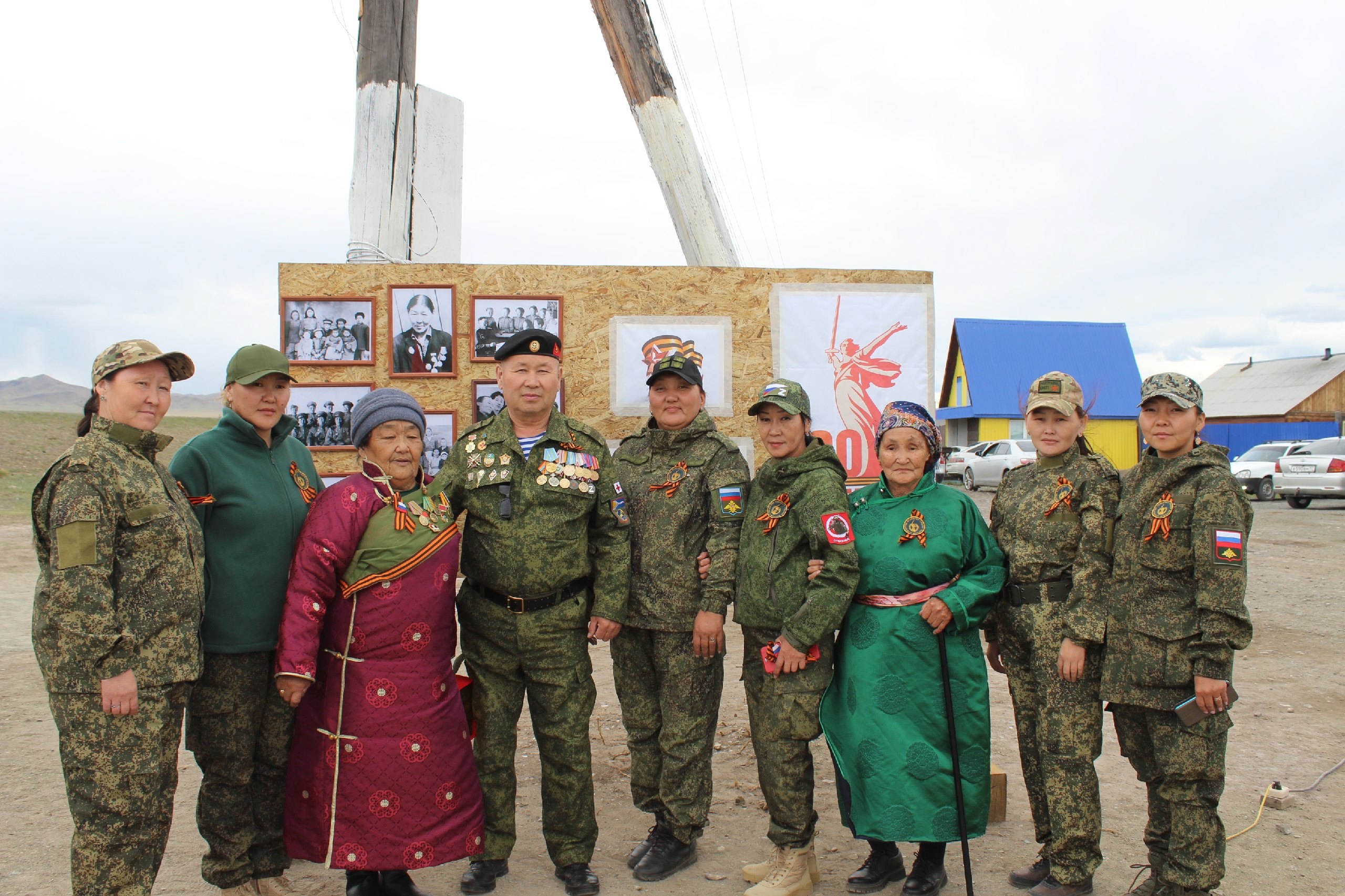 В Дзун-Хемчикском районе открыли памятник Часкал Допуйовне Сарыглар В Дзун-Хемчикском районе открыли памятник Часкал Допуйовне Сарыглар