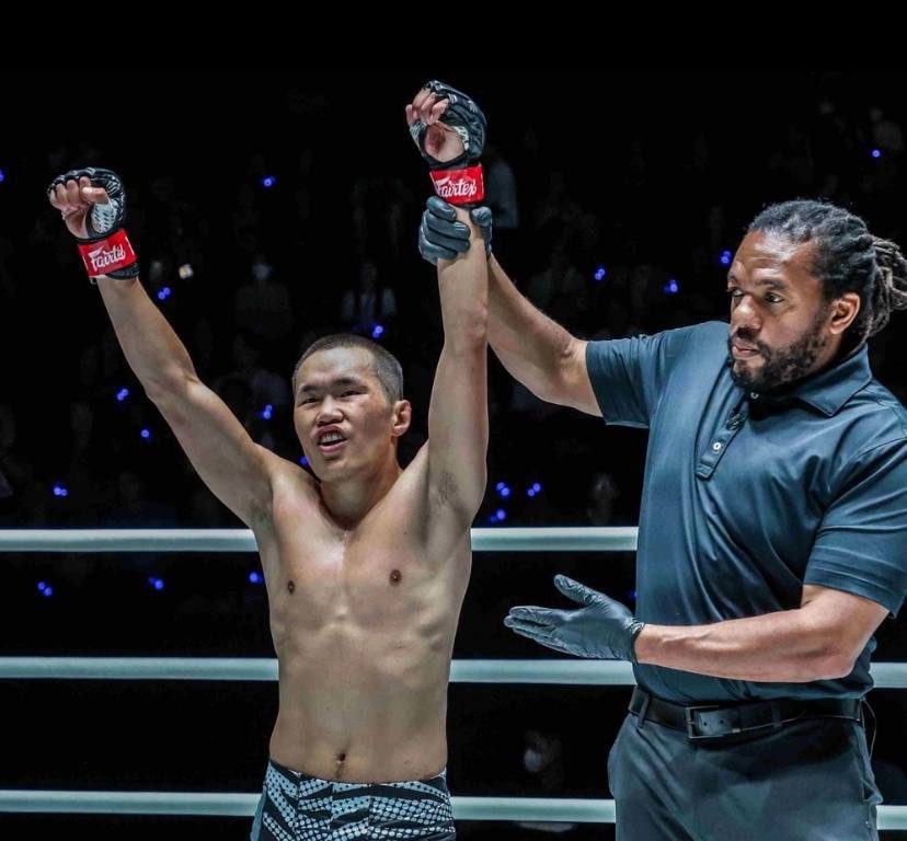 Торепчи Донгак — чемпион мира в по кикбоксингу в дисциплине «лоу кик» Торепчи Донгак — чемпион мира в по кикбоксингу в дисциплине «лоу кик»