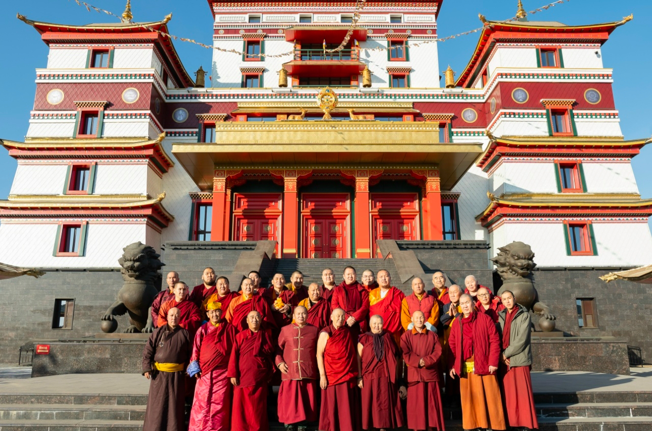 Тываның студентилери буддийжи университеттерде