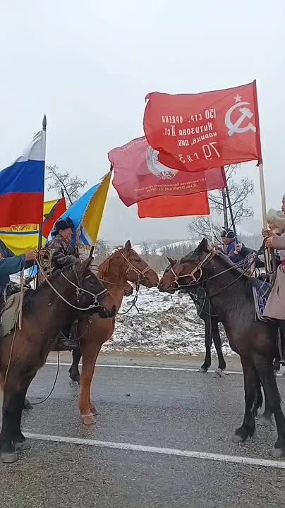 Сегодня мы с гордостью принимаем Знамя Эскадрона тувинских добровольцев, которое продолжает свое путешествие по нашей республике