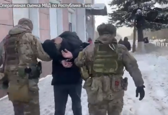 В Туве пресекли нелегальные производство и продажу этилового спирта под видом косметических средств