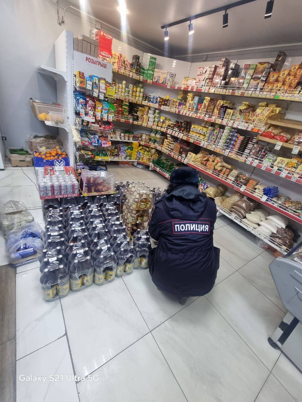 В период с 13 по 17 октября текущего года из трех магазинов города было изъято 350,2 литра алкогольной продукции В период с 13 по 17 октября текущего года из трех магазинов города было изъято 350,2 литра алкогольной продукции
