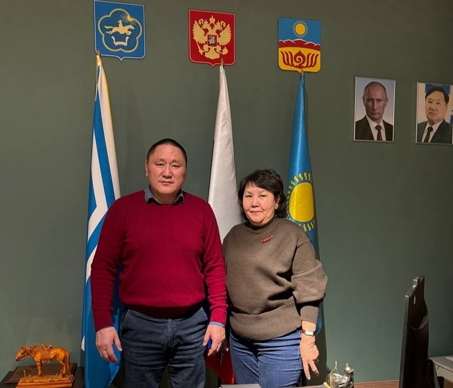 С Уполномоченным по правам ребенка в Туве Саида Сенгии обсудили актуальные вопросы защиты детства<p>В ходе деловой беседы обсудили ключевые направления работы по защите прав и законных интересов несовершеннолетних на территории муниципального образования