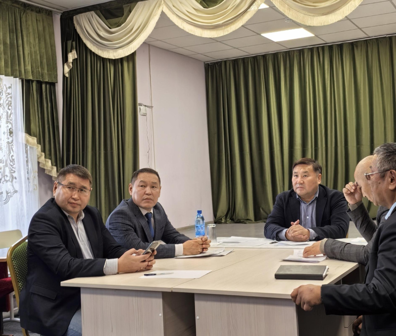 Владислав Ховалыг отметил прогресс в образовательной и культурной сферах Тес-Хемского района Владислав Ховалыг отметил прогресс в образовательной и культурной сферах Тес-Хемского района