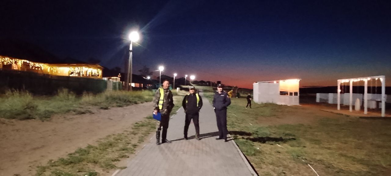 Субъектами профилактики Администрации Тандинского кожууна совместно с УУП МО МВД России "Тандинский"23.07.2025 г. проведены совместные профилактические рейдовые мероприятия на прибрежной зоне озера «Дус-Холь», проведены профилактические беседы, вручены по Субъектами профилактики Администрации Тандинского кожууна совместно с УУП МО МВД России "Тандинский"23.07.2025 г. проведены совместные профилактические рейдовые мероприятия на прибрежной зоне озера «Дус-Холь», проведены профилактические беседы, вручены по