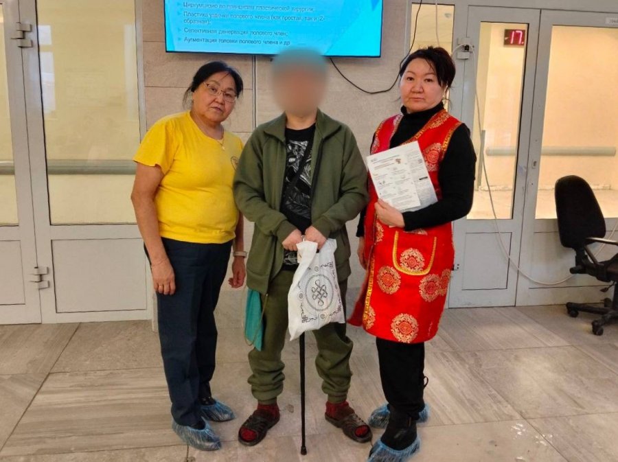 Полпредство Тувы поздравляет с Шагаа бойцов в госпиталях Москвы и Подмосковья