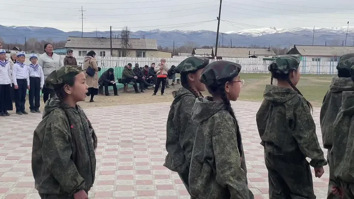 В Бай-Тайгинском кожууне успешно завершился муниципальный этап военно-патриотической игры «Зарница 2.0» среди отрядов младшей возрастной категории. Юные патриоты показали настоящую волю к победе, знания и физическую подготовку.