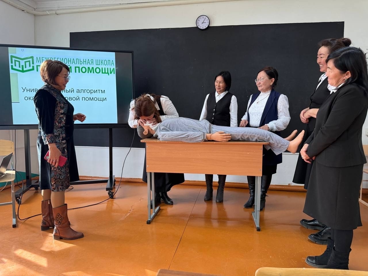 Учителя Хор-Тайгинской школы повысили квалификацию по оказанию первой помощи Учителя Хор-Тайгинской школы повысили квалификацию по оказанию первой помощи