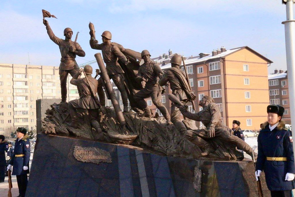 Сегодня принял участие в открытии двух памятников, посвящённыхучастникам специальной военной операции и братьям Шумовым.