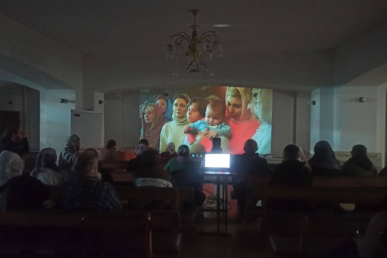 В Кызыле показали фильм «Мамино письмо» о поддержке беременных женщин и семейных ценностях