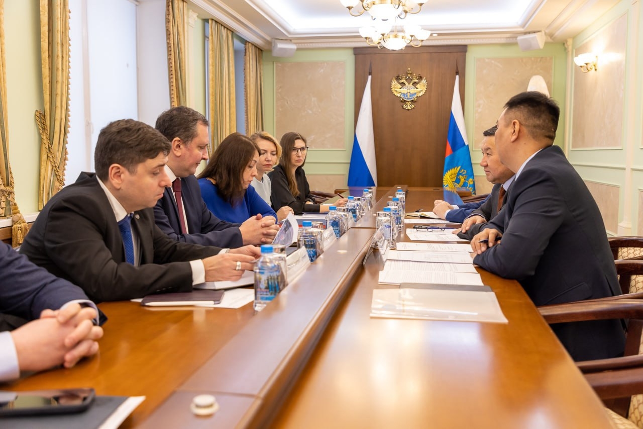 На встрече с руководством Росавиации обсудили перспективы развития воздушного сообщения в Республике Тыва