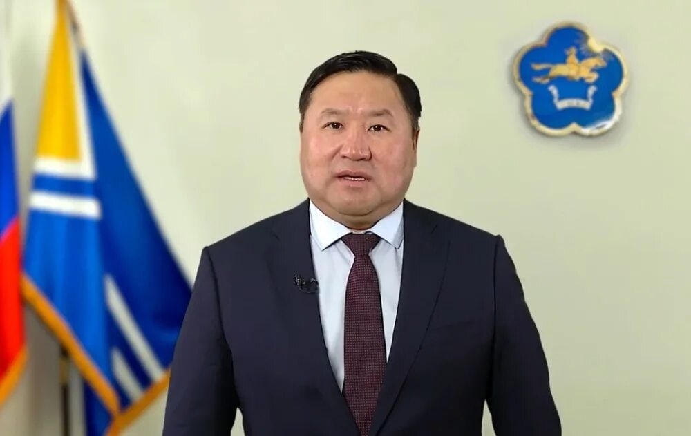 Владислав Ховалыг поздравил жителей республики с Днем флага Тувы