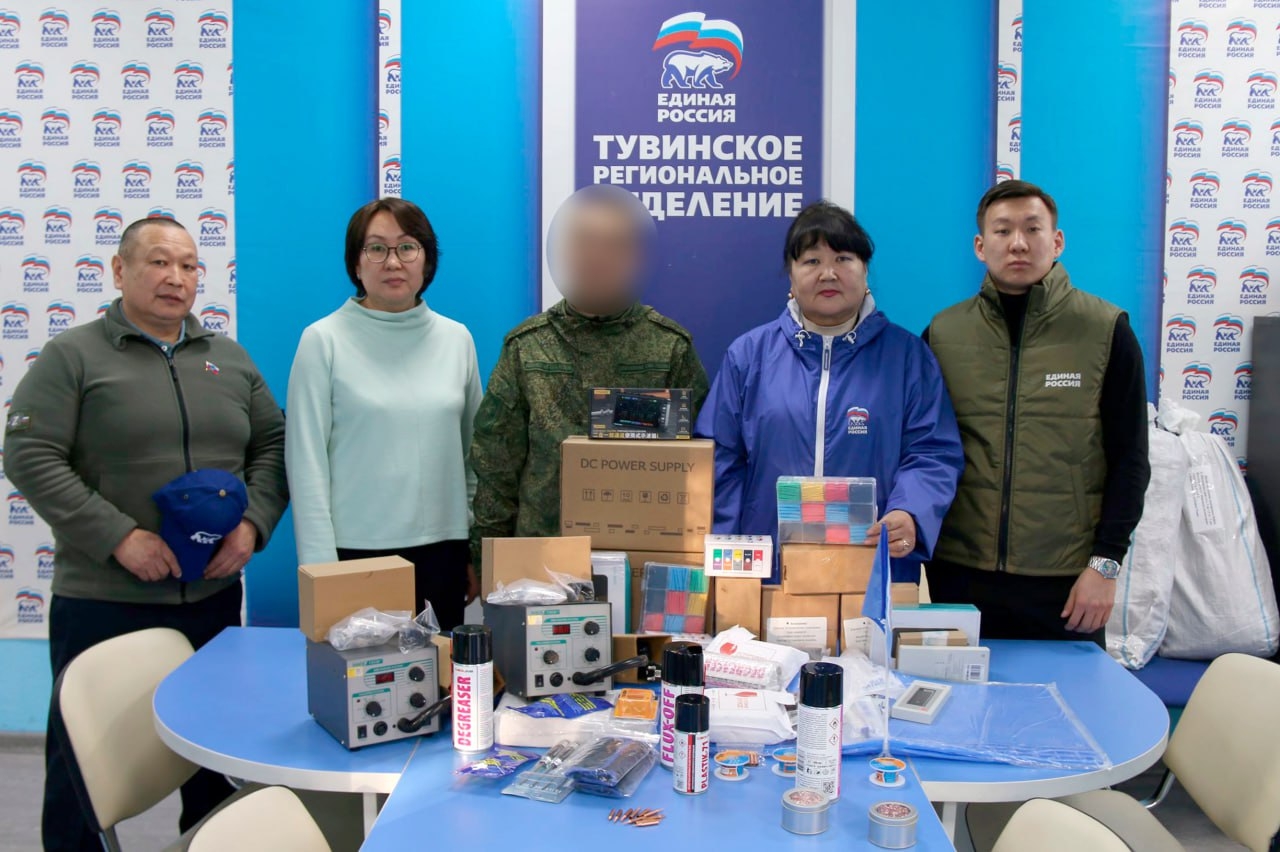 Депутаты парламента Тувы передали бригаде оборудование для беспилотников