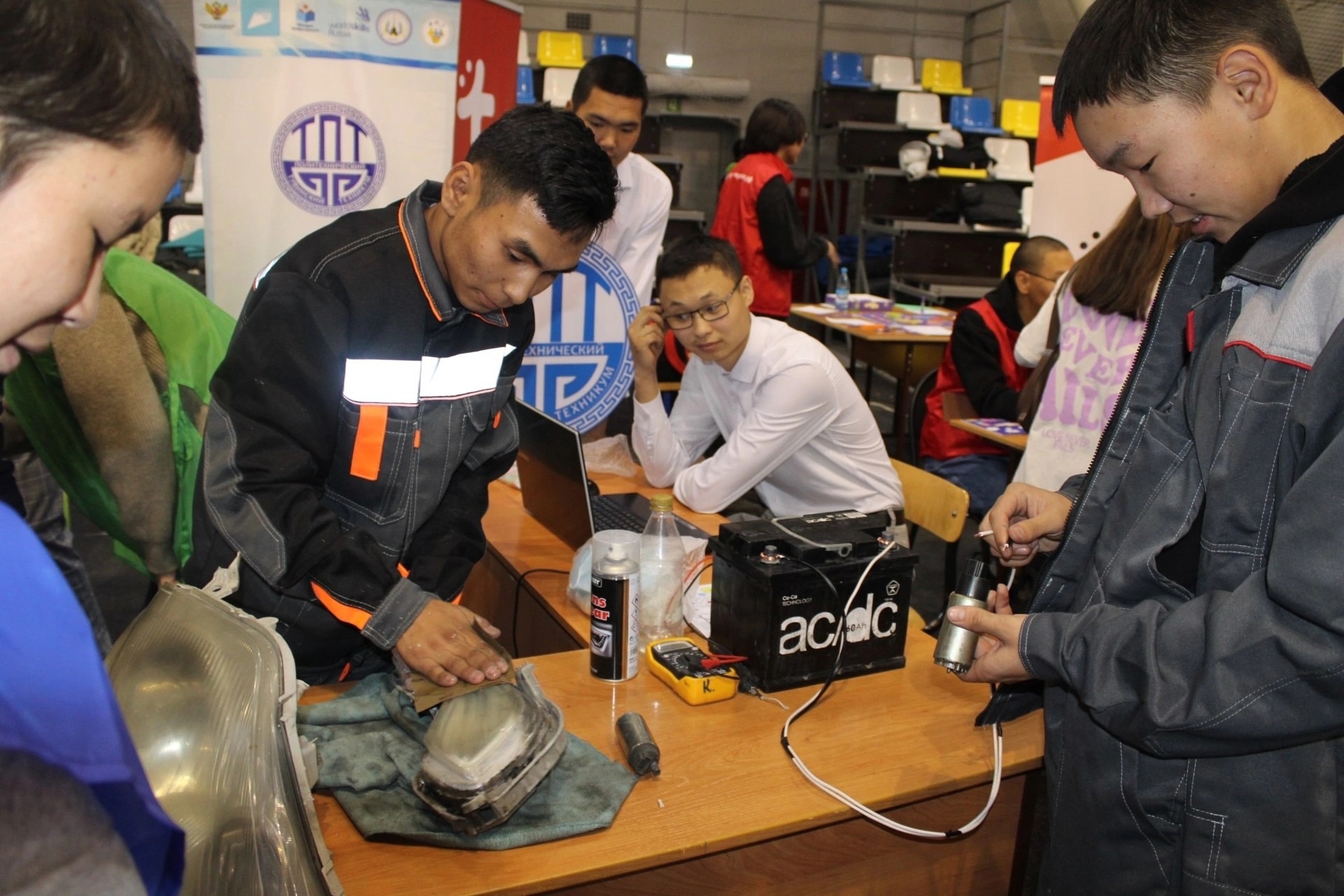 В Туве увеличили грантовую поддержку для молодых специалистов В Туве увеличили грантовую поддержку для молодых специалистов