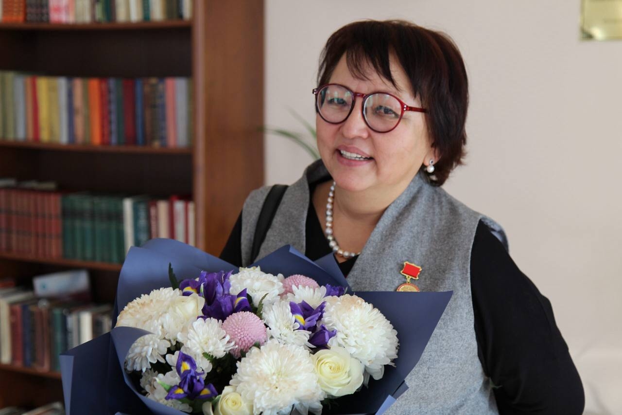 Сегодня юбилейную дату отмечает доктор культурологии, заслуженный деятель науки Тувы Айлана Калиновна Кужугет