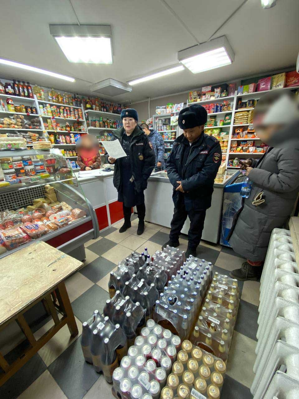 В Туве изъято более 230 литров нелегального алкоголя в ходе рейдов