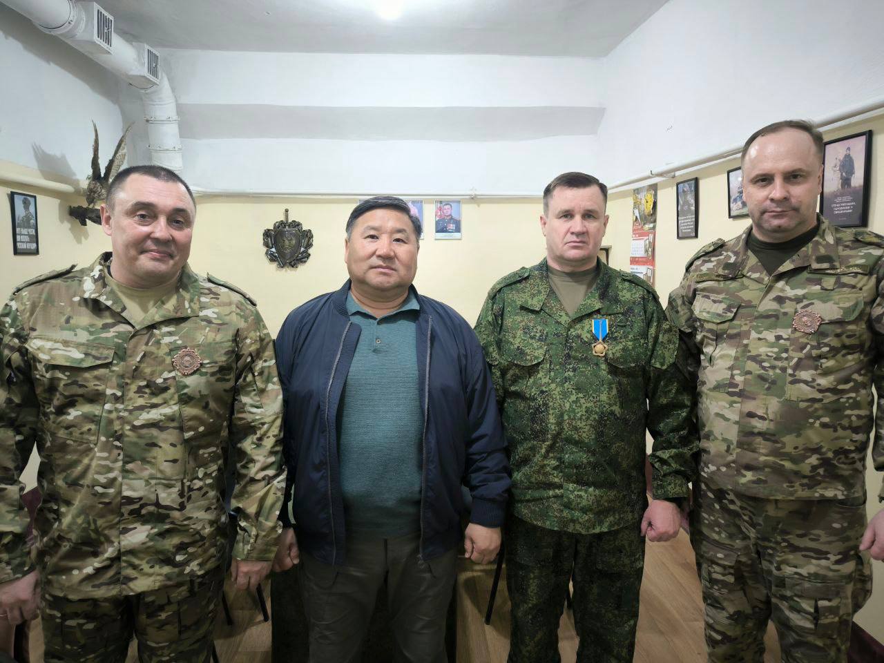 Глава Тувы встретился с командованием группировкой войск «Центр»