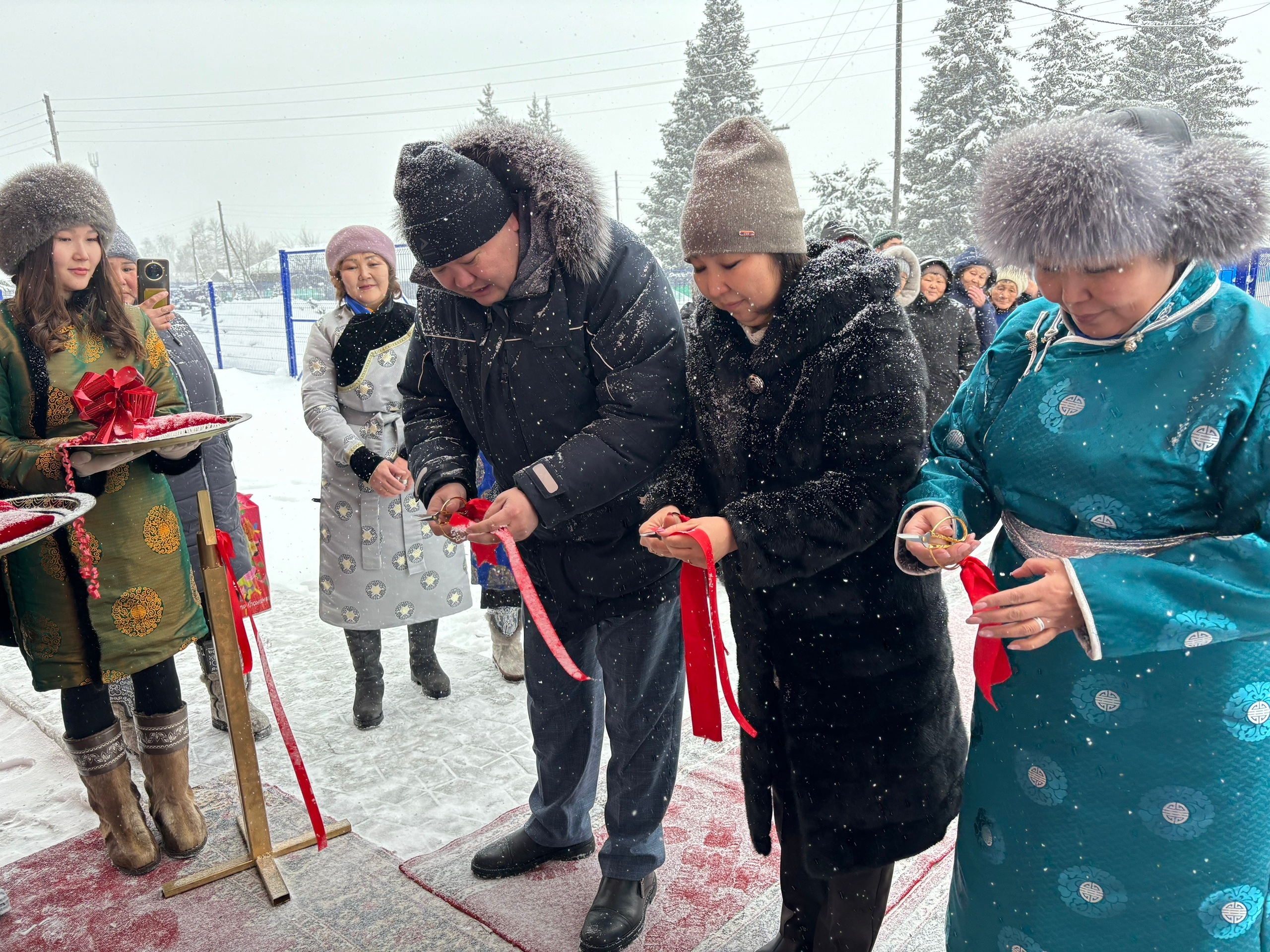 В селе Бурен-Бай-Хаак Каа-Хемского района торжественно открыли новый фельдшерско-акушерский пункт