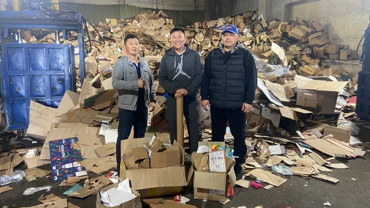 Жители Тувы продолжают принимать участие в экологической акции «БумБатл» Жители Тувы продолжают принимать участие в экологической акции «БумБатл»