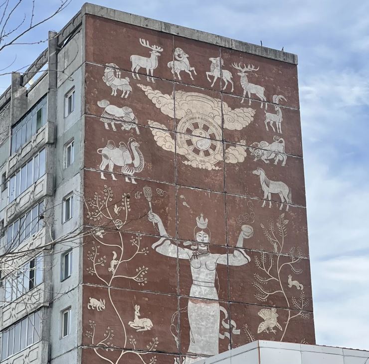 В Кызыле перед буддийским форумом украсят муралами фасады домов