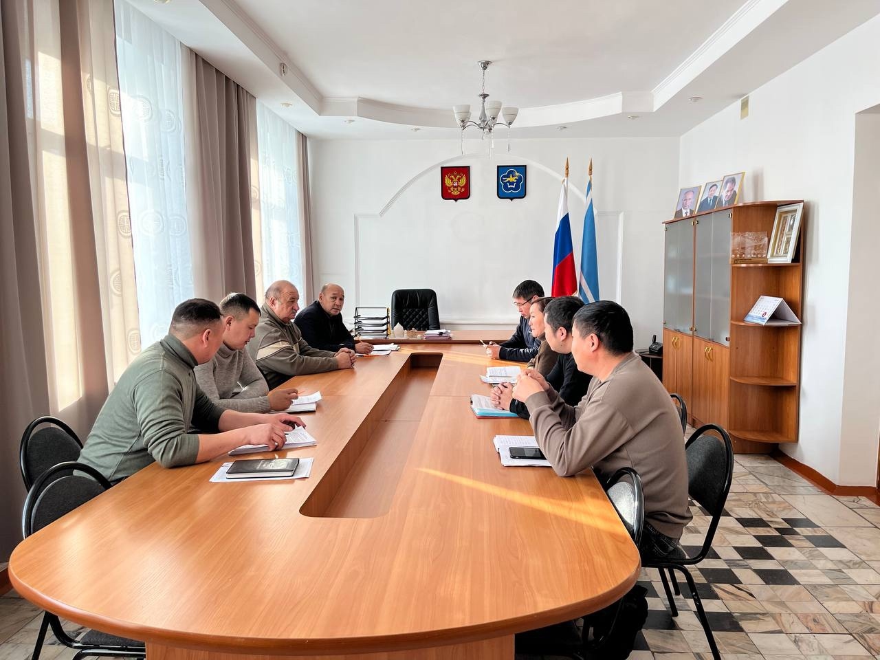 Рабочий визит в Ак-Довурак министра топлива и энергетики Эдуарда Куулар