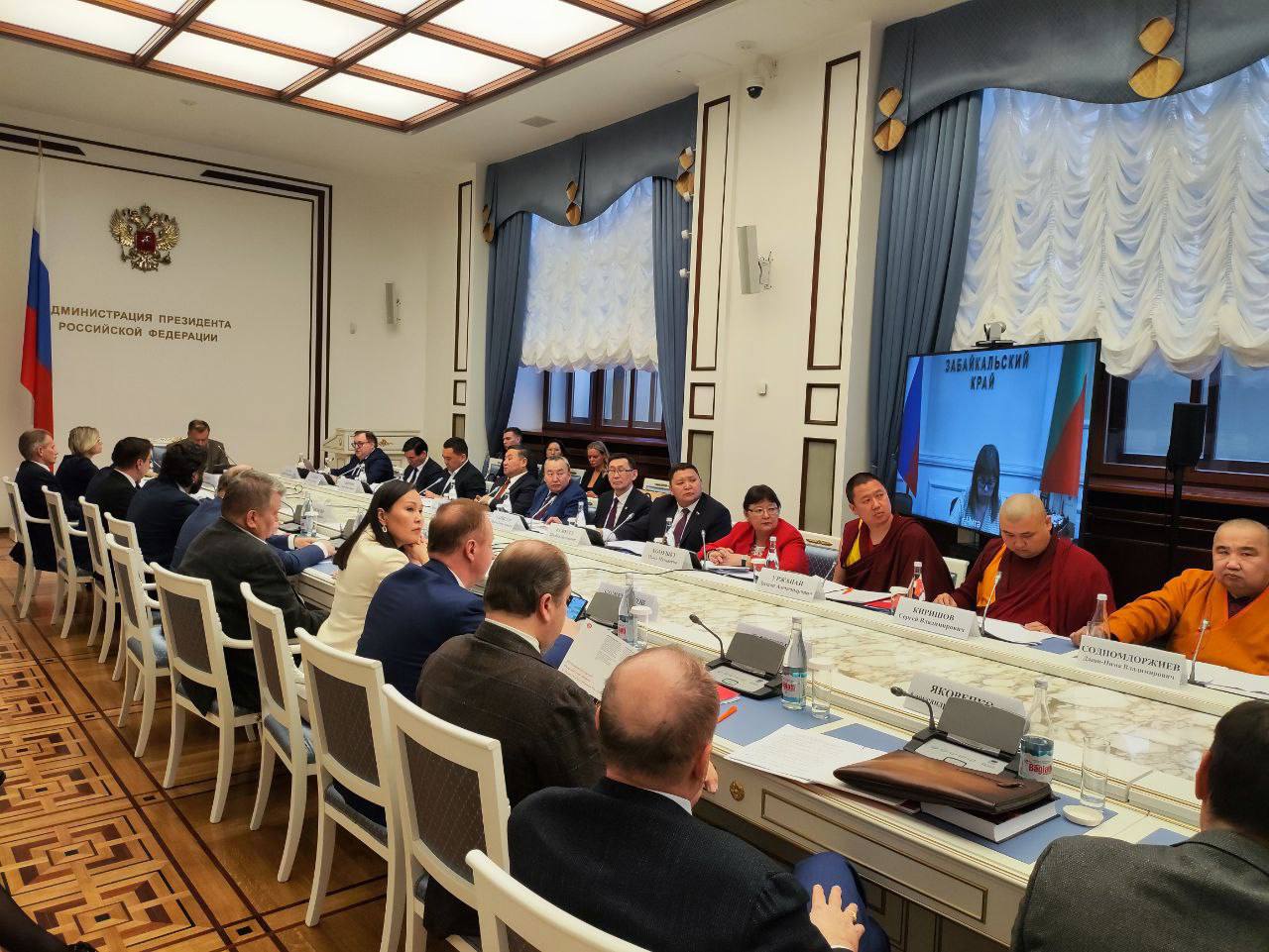 Владислав Ховалыг обсудил подготовку к буддийскому форуму на заседании Попечительского совета