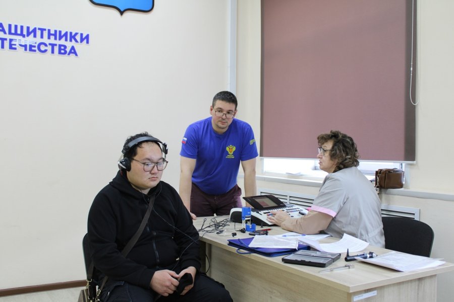 Сурдологи федерального медцентра обследовали ветеранов СВО из Тувы