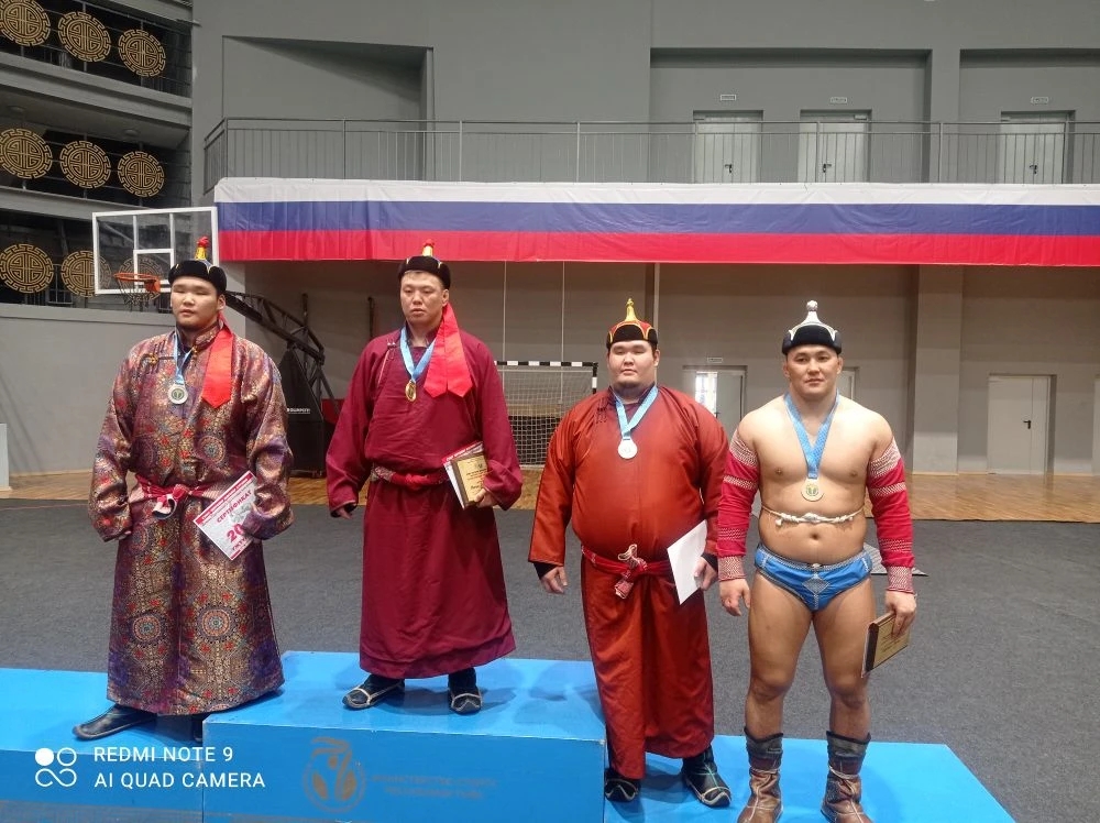 Дүүн, март 29-түң хүнүнде, Тываның Суму чергелиг аттар күүседир, 128 содагланган мөгелерниң хүрежи "Победа" аттыг спорт ордузунга бедик деңнелге болуп эрткен