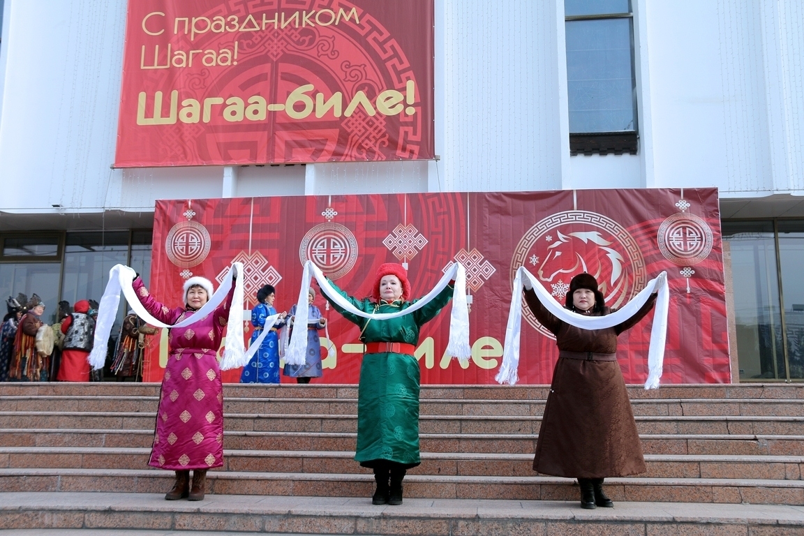 Чөөн чүк календары-биле Чаа чылга – Шагаага тураскааткан байырлыг солун оюн-тоглаалар Тываның булуң бүрүзүнде уламчылап турар