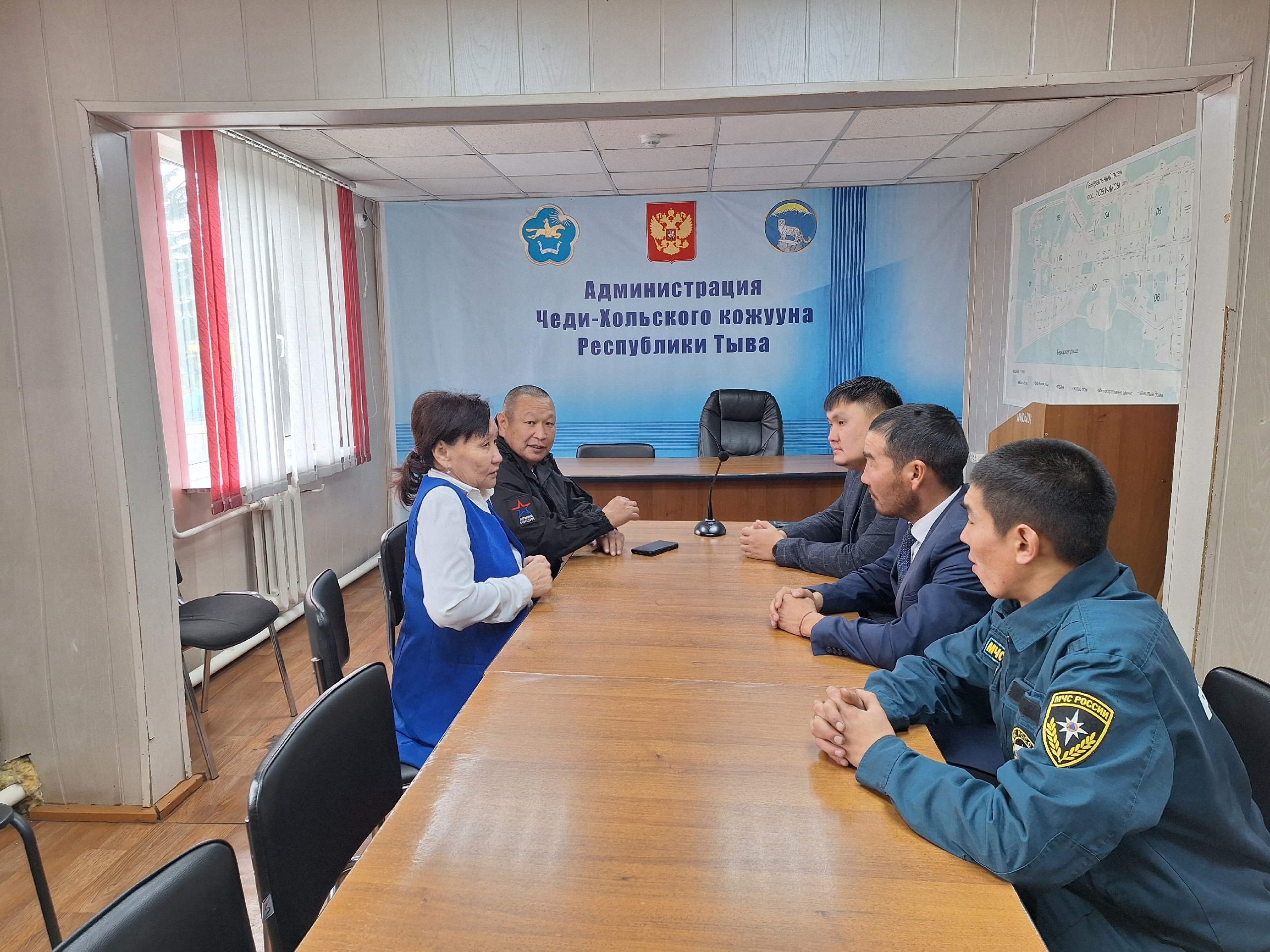 Сегодня состоялось рабочее совещание, организованное комитетом Верховного Хурала по вопросам безопасности и правопорядка. На встрече обсуждались актуальные проблемы профилактики правонарушений, борьбы с нелегальной продажей алкоголя и пресечением бутлегер Сегодня состоялось рабочее совещание, организованное комитетом Верховного Хурала по вопросам безопасности и правопорядка. На встрече обсуждались актуальные проблемы профилактики правонарушений, борьбы с нелегальной продажей алкоголя и пресечением бутлегер