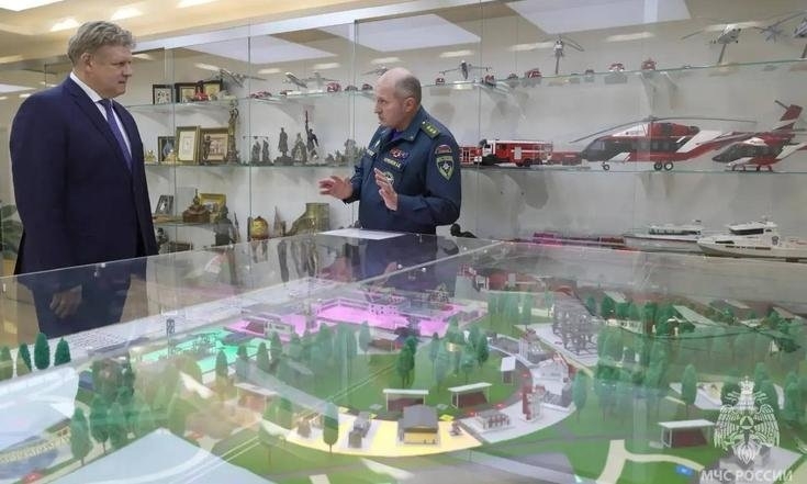 В Москве состоялась рабочая встреча главы Министерства Российской Федерации по делам гражданской обороны, чрезвычайным ситуациям и ликвидации последствий стихийных бедствий Александра Куренкова и полномочного представителя Президента Российской Федерации 