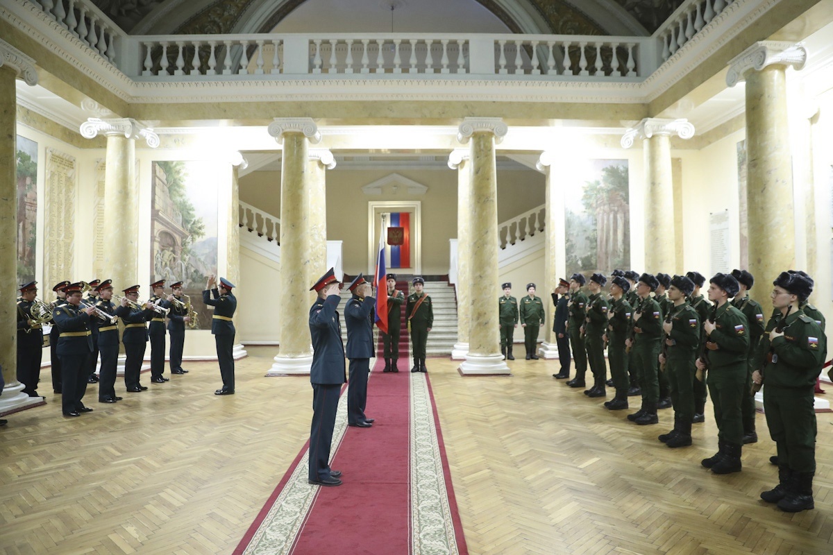 Более 200 мест выделено выпускникам Тувы в вузах Министерства обороны России Более 200 мест выделено выпускникам Тувы в вузах Министерства обороны России