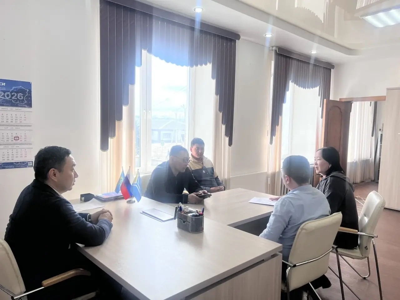 В администрации Барун-Хемчикского кожууна обсудили оснащение ремонтируемого детского сада «Чечек» в рамках федерального проекта «Поддержка семьи» национального проекта «Семья»<p>Сегодня, 24 марта 2026 года, администрацию Барун-Хемчикского кожууна посетила