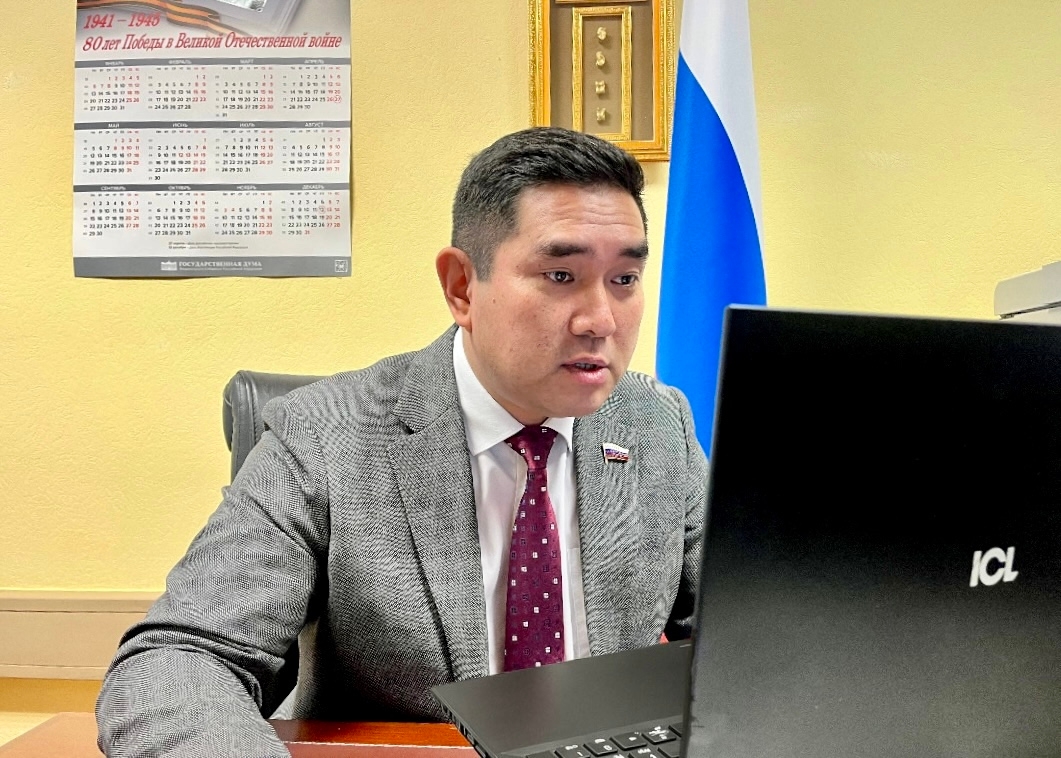 Принял участие в Экспертной сессии, посвященной вопросам организации медицинской помощи и лекарственного обеспечения пациентов с тяжелыми хроническими кожными, аллергическими и пульмонологическими болезнями.