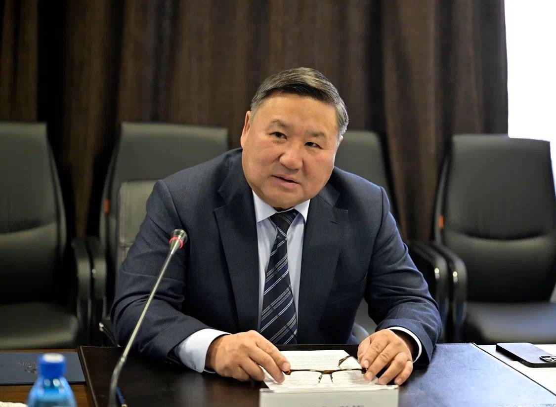 Провел координационное совещание с заместителями Председателя Правительства Тувы