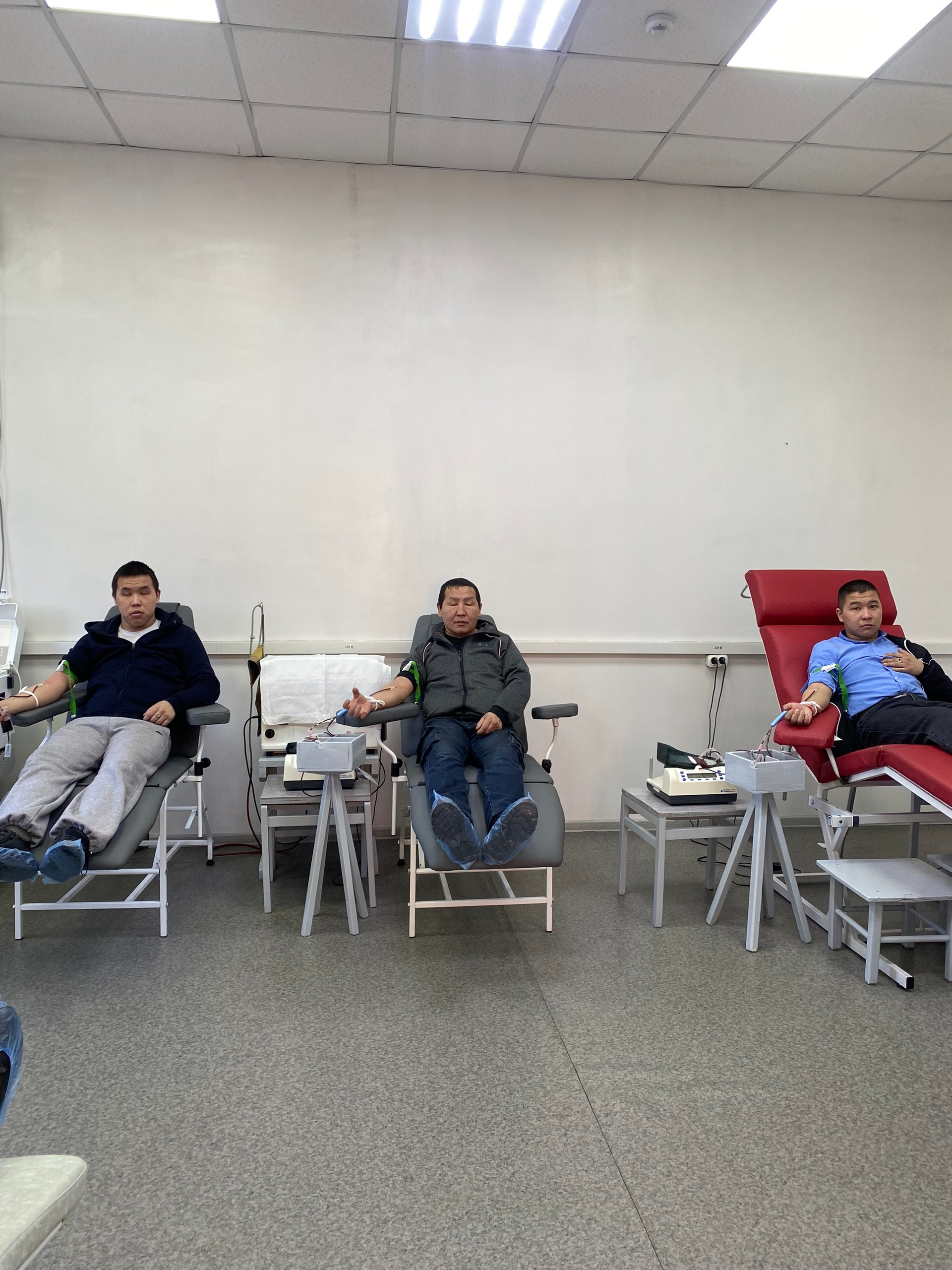 Как в Туве сдают кровь целыми семьями