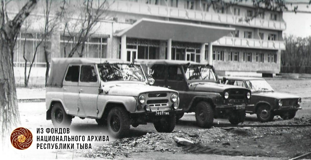 Архивное фото новой гостиницы Обкома КПСС, построенной в 1983 году