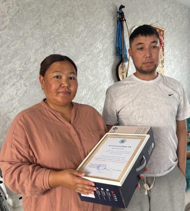 В этом году впервые отмечаем День многодетных семьи в Республике. Это третья суббота сентября. В России многодетной семьёй считается семьи с тремья и более детьми. В день многодетных семей в Республике Тыва Администрацией Овюрского района вручили благодар В этом году впервые отмечаем День многодетных семьи в Республике. Это третья суббота сентября. В России многодетной семьёй считается семьи с тремья и более детьми. В день многодетных семей в Республике Тыва Администрацией Овюрского района вручили благодар