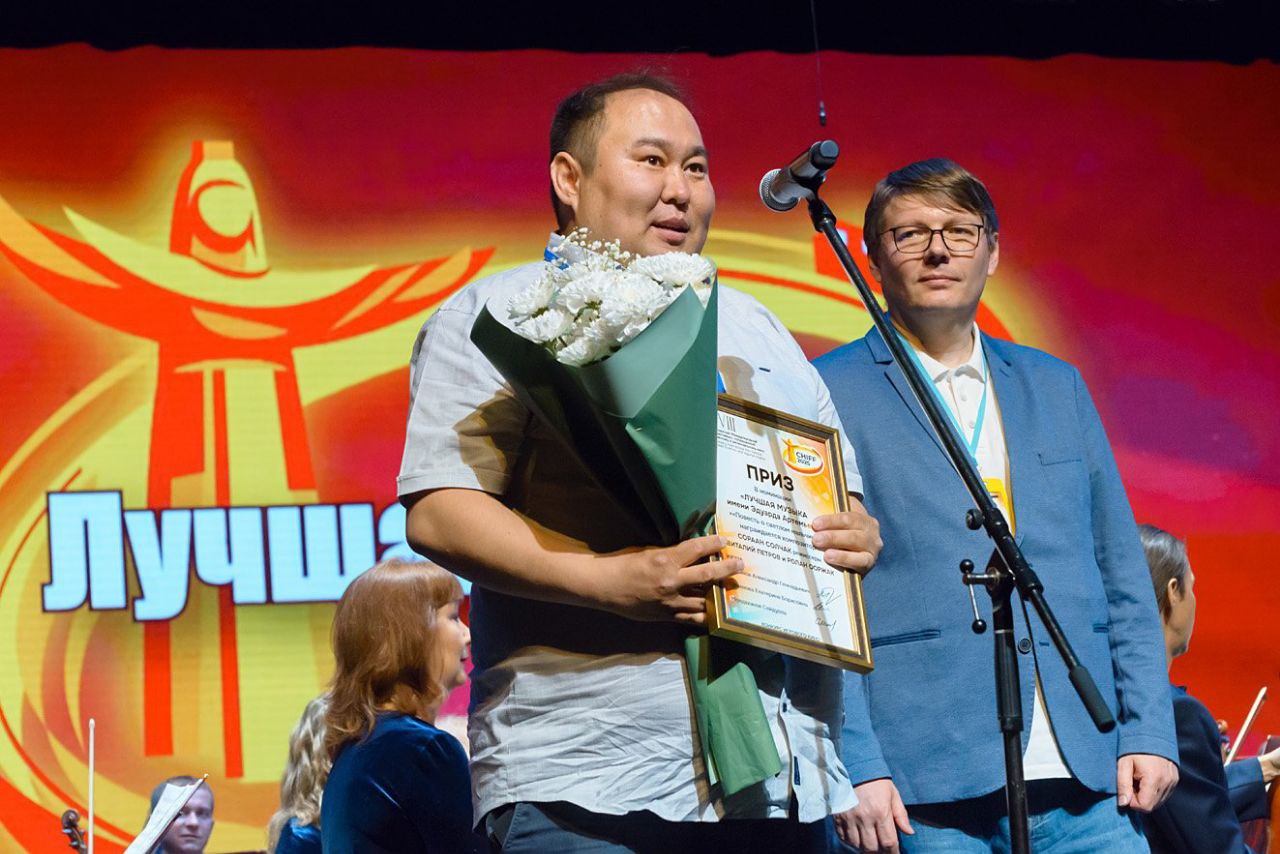 Ролан Ооржак: «Повесть о светлом мальчике» — это не просто экранизация известного произведения, это погружение в мир тувинской культуры» Ролан Ооржак: «Повесть о светлом мальчике» — это не просто экранизация известного произведения, это погружение в мир тувинской культуры»