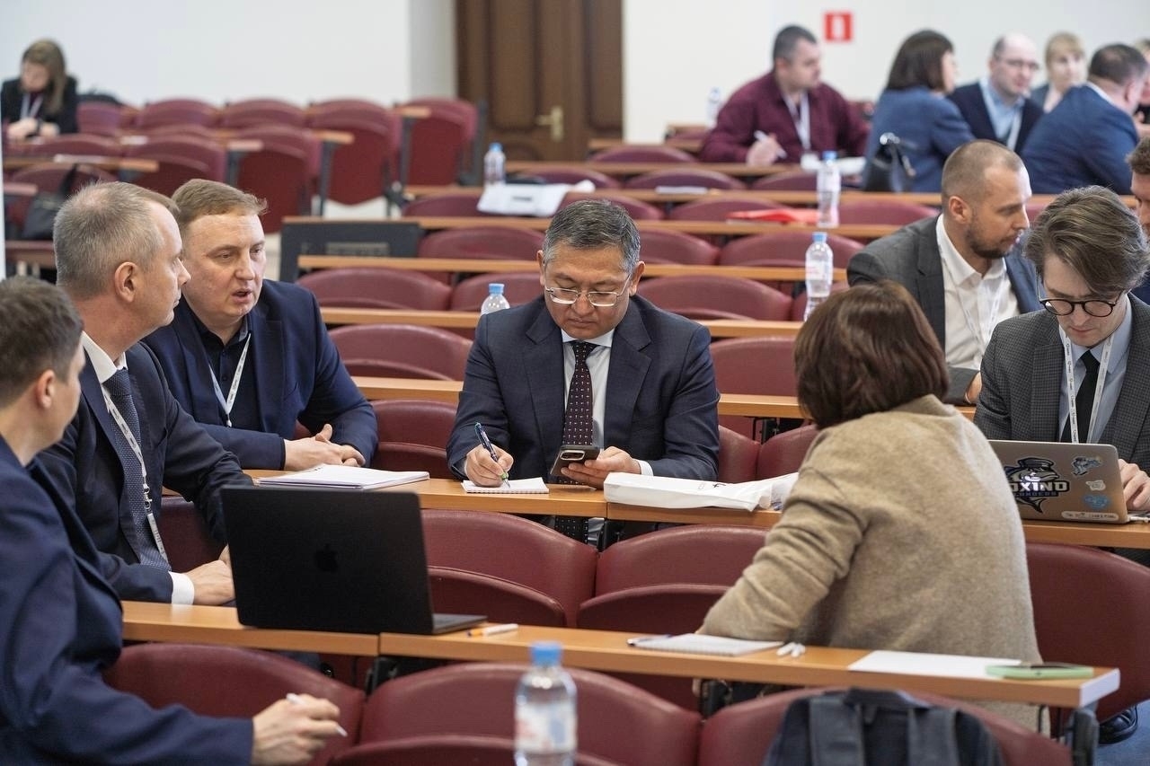 Представители Минфина Тувы приняли участие во Всероссийском семинаре-совещании по возможностям применения ИИ в государственном управлении <p> <p>Делегация Министерства финансов Тувы во главе с министром Орланом Достаем приняла участие во Всероссийском сем