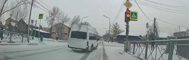 Водитель автобуса в Кызыле повторно проехал на красный свет