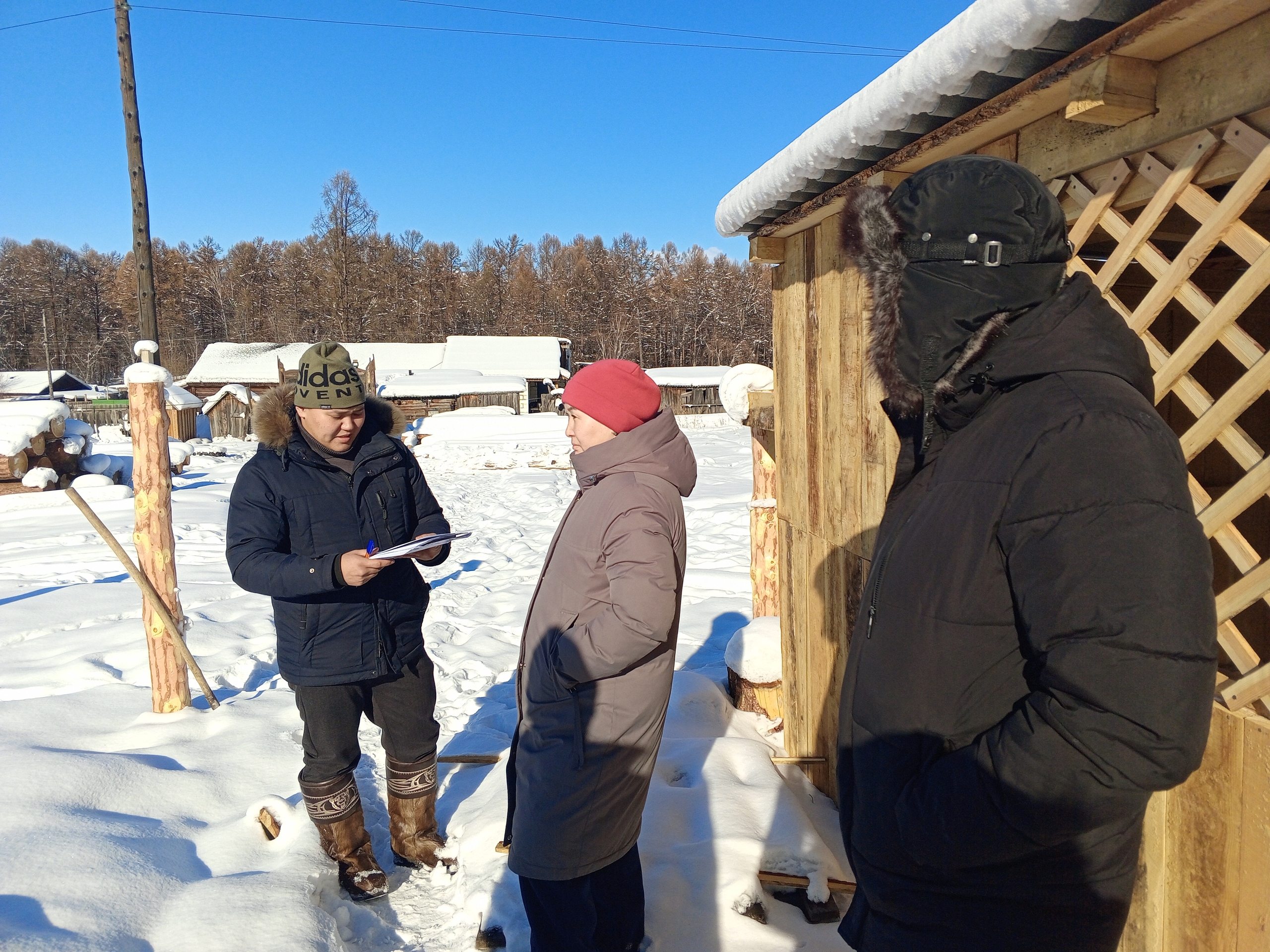 В Кызылском районе проверили эффективность реализации социальных контрактов