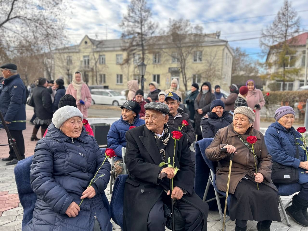 "День памяти жертв политических репрессий: в Тыве почтили память невинно пострадавших" "День памяти жертв политических репрессий: в Тыве почтили память невинно пострадавших"