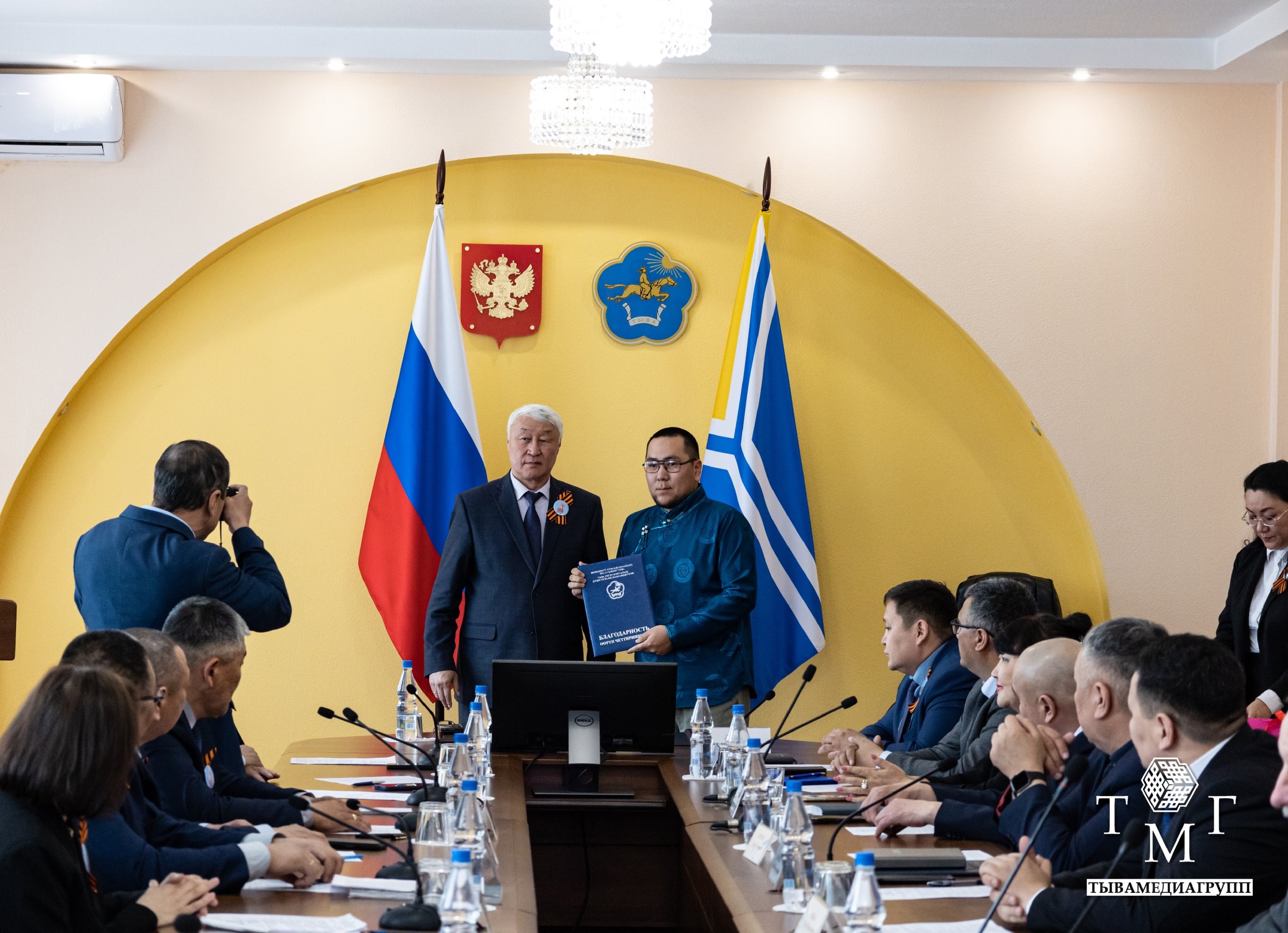 В Правительстве Тувы прошло заседание Совета по взаимодействию Верховного Хурала с представительными органами муниципальных образований В Правительстве Тувы прошло заседание Совета по взаимодействию Верховного Хурала с представительными органами муниципальных образований