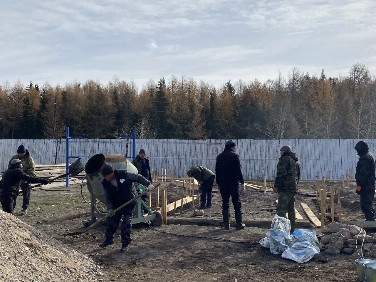 Хотел поделиться с вами новостями о ходе строительства губернаторского проекта «Эзирлер уязы», который начинает реализовываться в нашем Самагалтае. Хотел поделиться с вами новостями о ходе строительства губернаторского проекта «Эзирлер уязы», который начинает реализовываться в нашем Самагалтае.